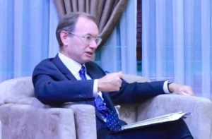 نماینده ویژه بریتانیا: گفتگوی فراگیر تنها راه حل پیشرفت افغانستان است