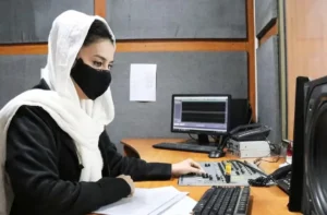 امسو: ۹۲ درصد خبرنگاران زن در افغانستان با سانسور اجباری مواجه‌اند