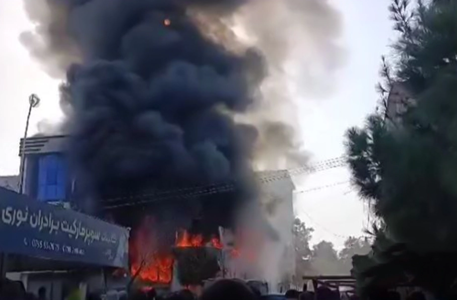 آتش‌سوزی گسترده در یکی از بازارهای شهر میمنه