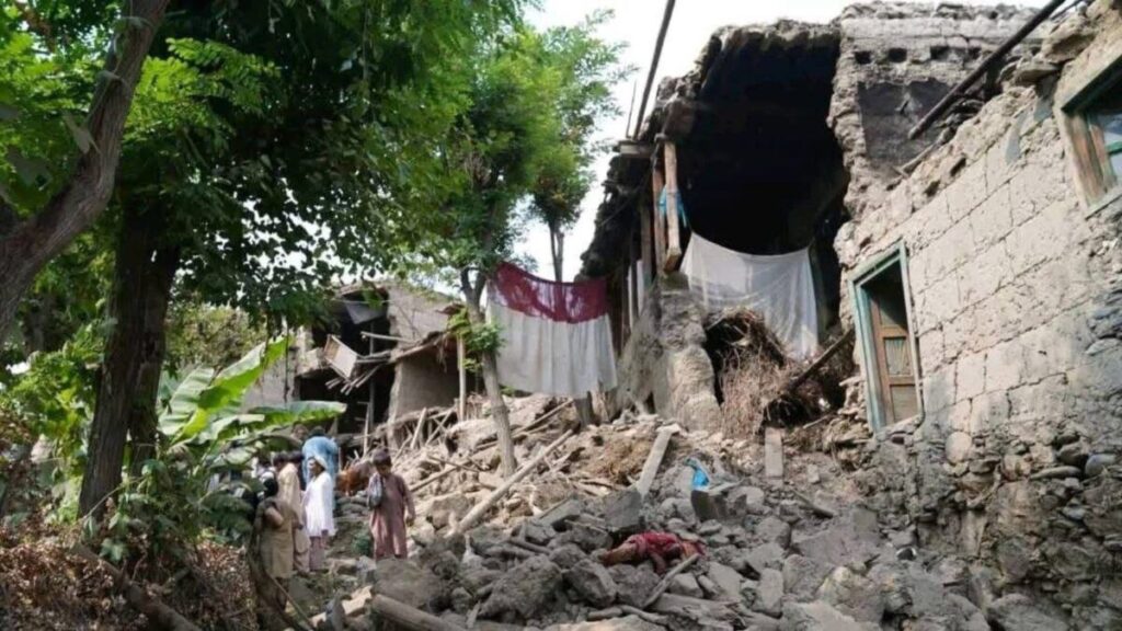 د اسلامي مرستو سازمان: د افغانستان په ختیځ کې ۹۰ سلنه زلزلهځپلي لا هم بېسرپناه دي
