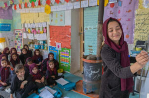 طالبان برنامه‌های سوادآموزی را در سراسر کشور متوقف می‌سازد