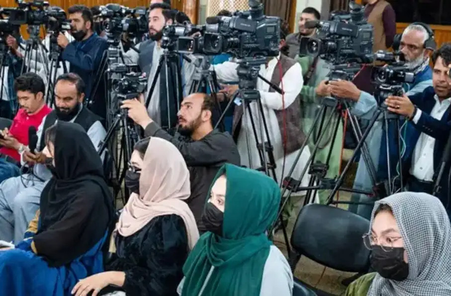 دیدبان حقوق بشر: آزادی رسانه‌ها در افغانستان به پایین‌ترین سطح در دو دهه‌ی اخیر رسیده است.